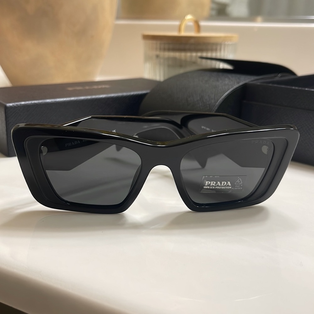 Prada Sunglasses complete New